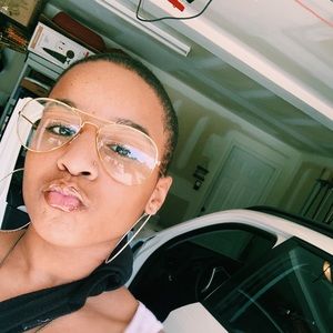 Meet your Posher, Brooke